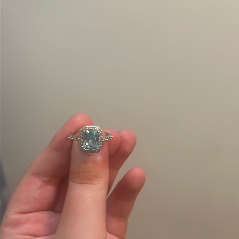 Elegant Silver Aquamarine Ring